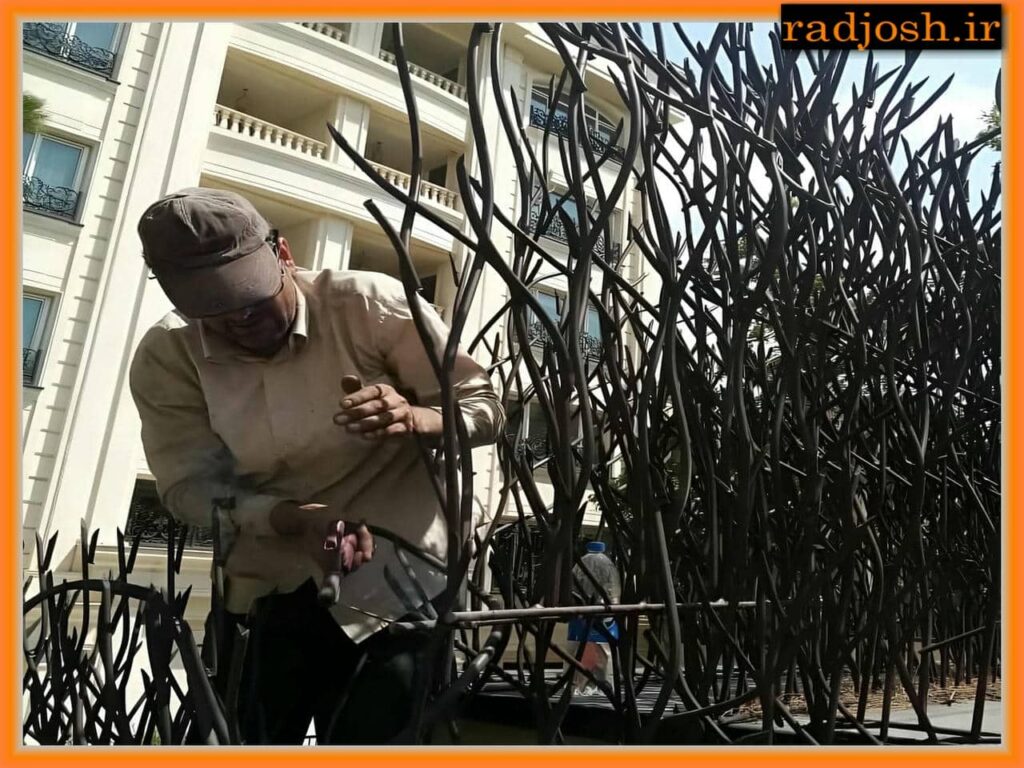 مزایای نصب حفاظ روی دیوار برای امنیت و زیبایی ساختمان مزایای نصب حفاظ روی دیوار برای امنیت و زیبایی ساختمان