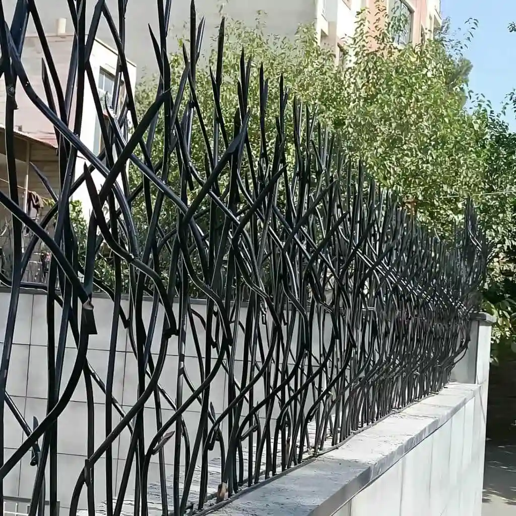 قیمت هر متر حفاظ شاخ گوزنی مدل جدید &ndash; بهترین نرده آهنی دیوار با کیفیت و دوام بالا