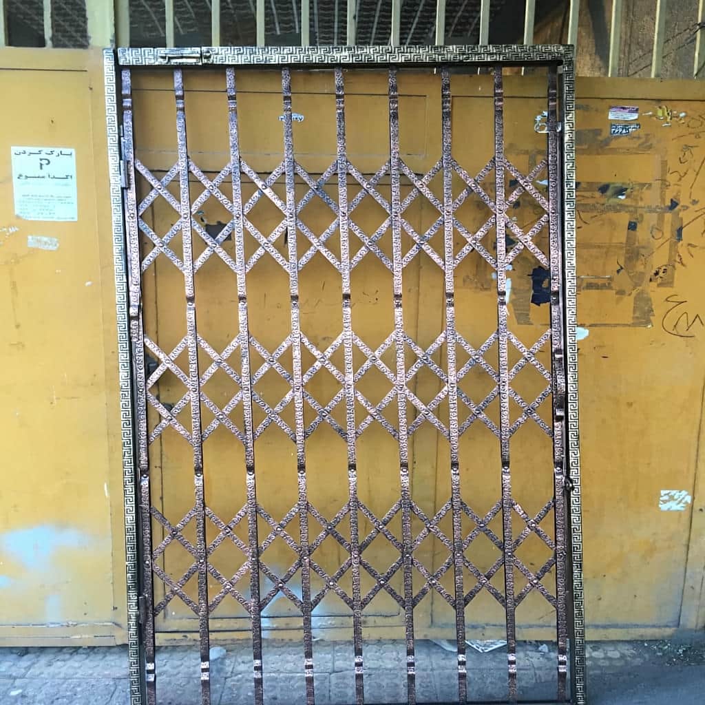 قیمت درب آکاردئونی حفاظ آپارتمان سه‌گل در چابهار