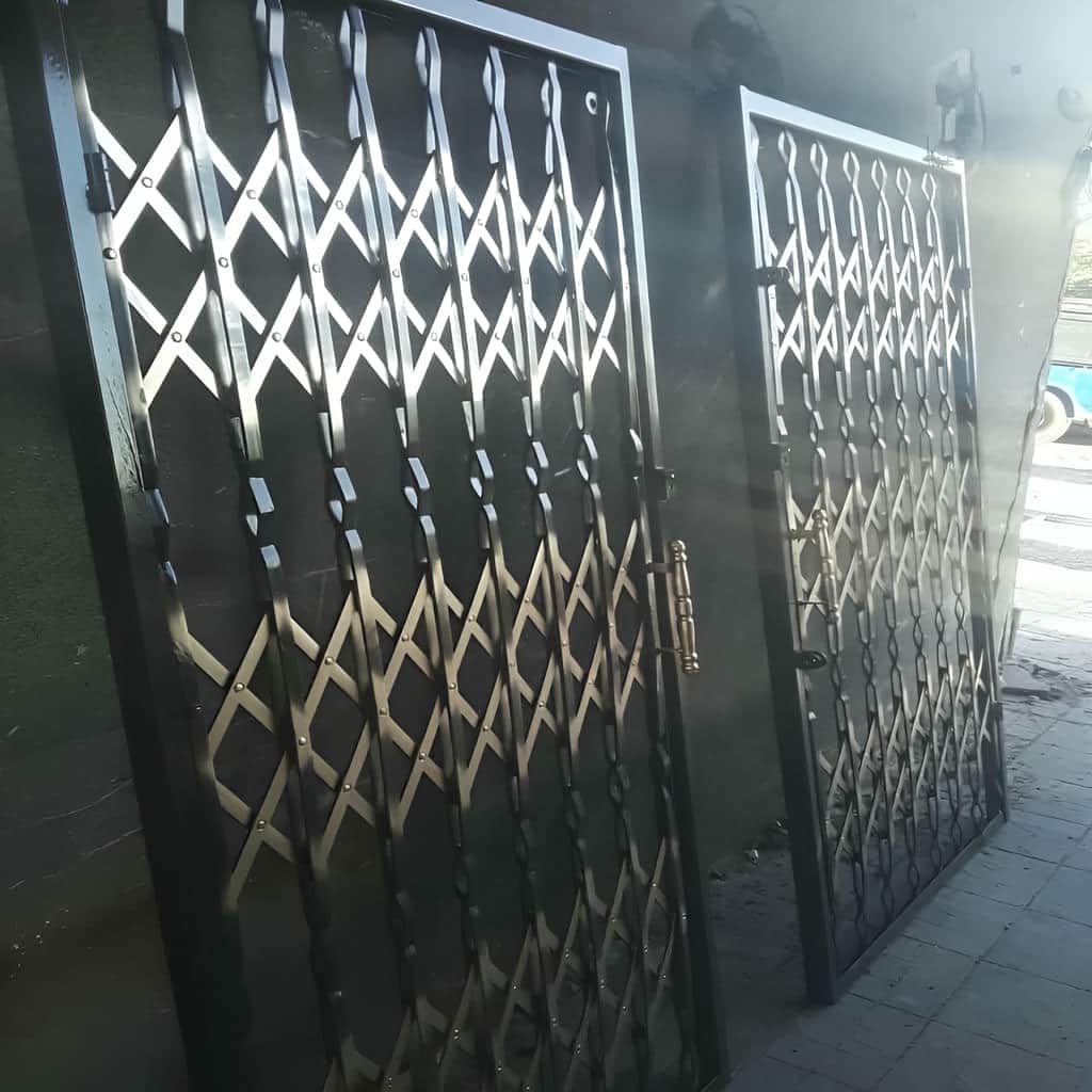 قیمت درب آکاردئونی حفاظ آپارتمان سه گل در اندیشه
