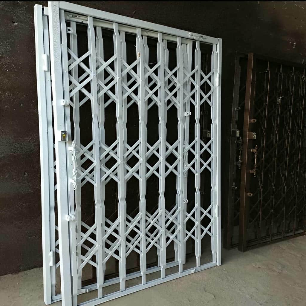 درب آکاردئونی حفاظ آپارتمان در دماوند