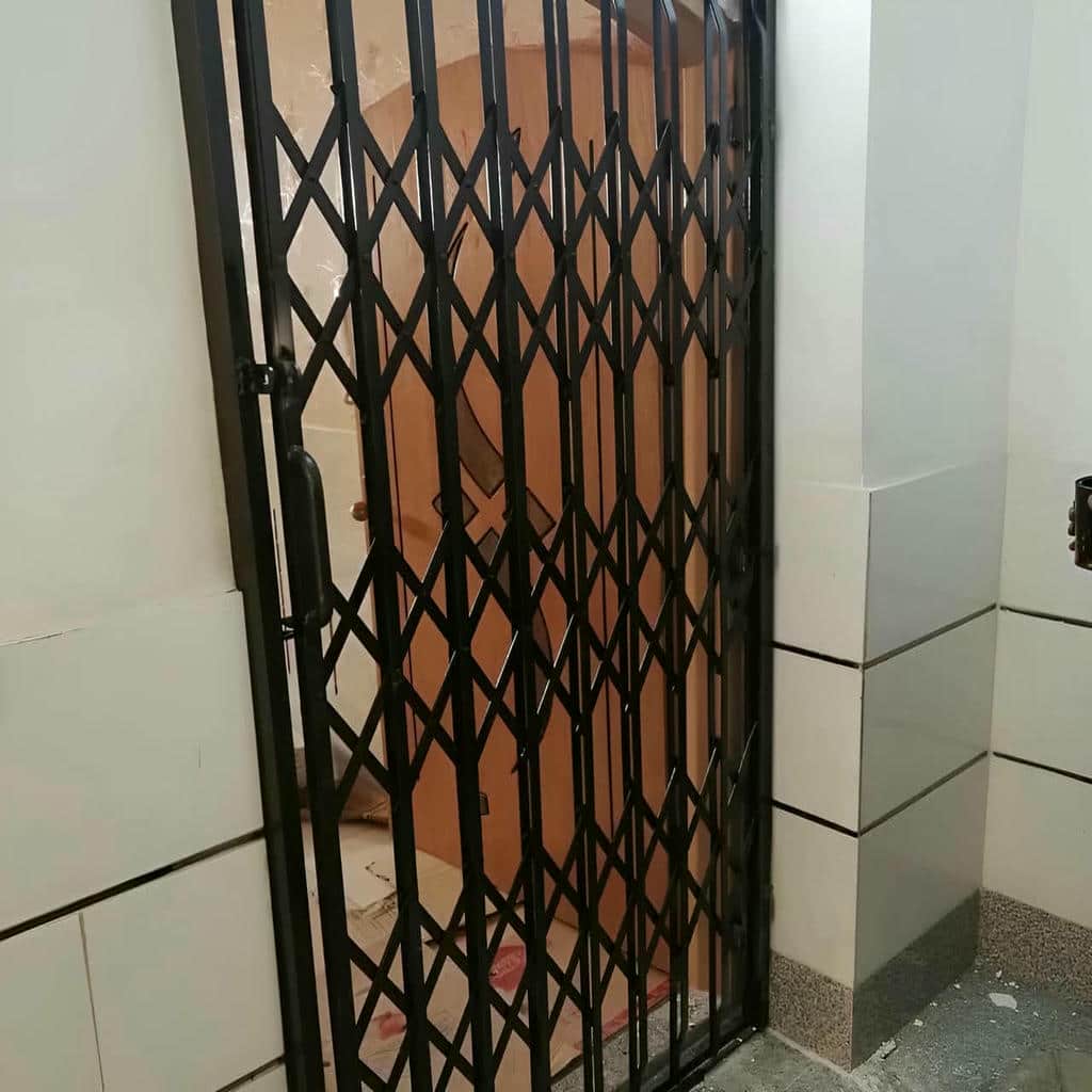 درب آکاردئونی حفاظ آپارتمان در نسیم شهر