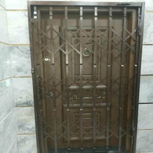درب آکاردئونی آپارتمان در نیشابور