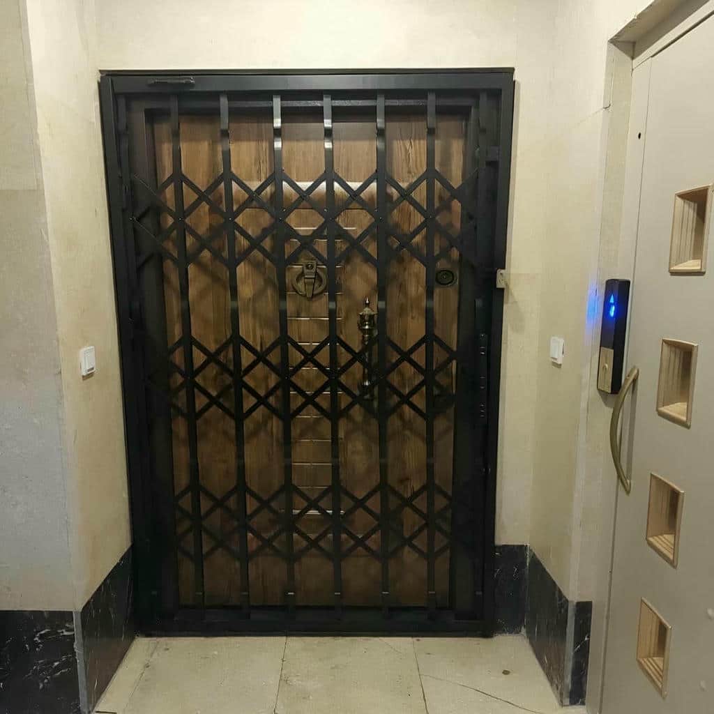 درب آکاردئونی حفاظ آپارتمان در رشت