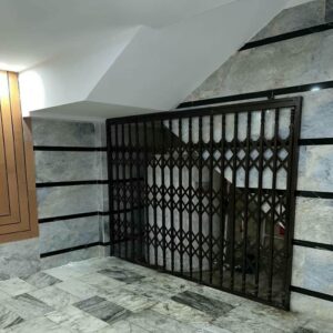 درب آکاردئونی در گنبدکاووس