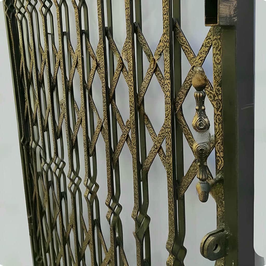 نصب درب آکاردئونی آپارتمان چهارگل در ارومیه
