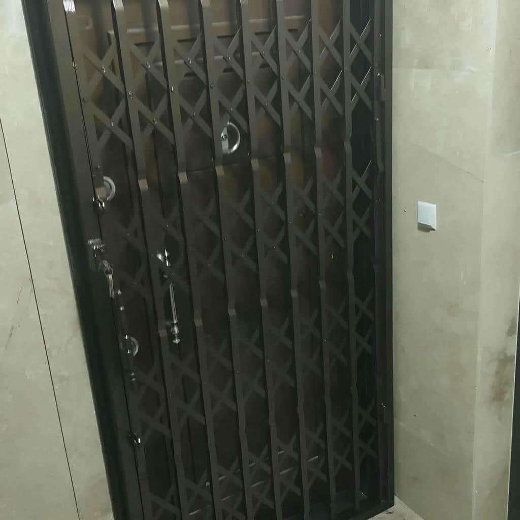 خرید درب آکاردئونی حفاظ آپارتمان طرح تقویت شده در کرمانشاه