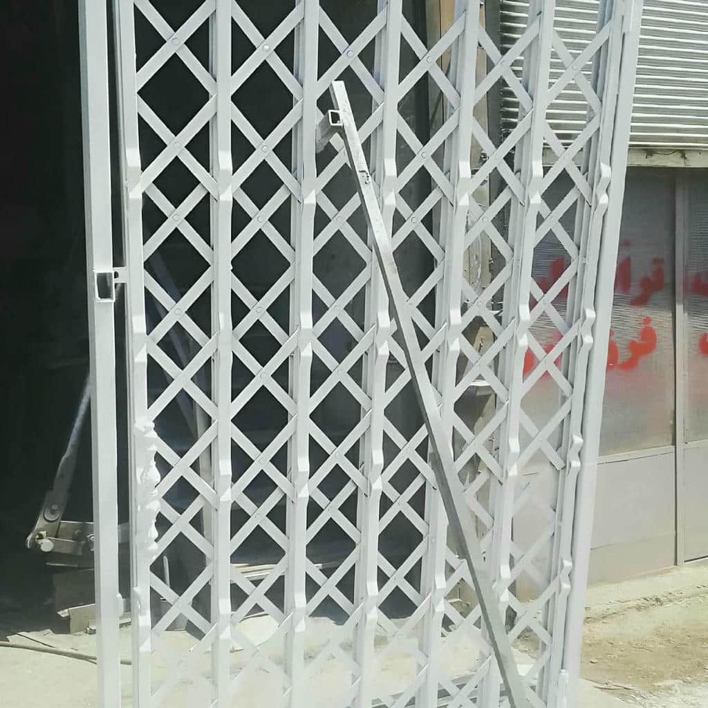 درب آکاردئونی حفاظ آپارتمان در کرمانشاه
