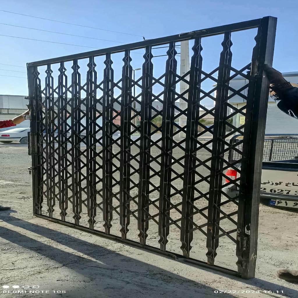 نصب درب آکاردئونی حفاظ آپارتمان چهارگل در دماوند