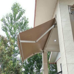 سایه بان برقی در شهرکرد