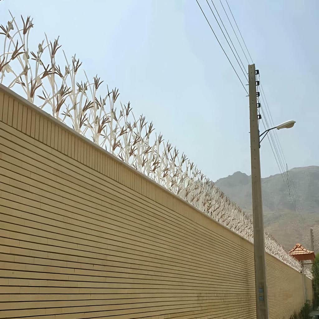 نصب حفاظ شاخ گوزنی میلگرد ضخیم در همدان
