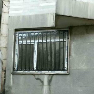 حفاظ پنجره نرده آهنی در ایرانشهر