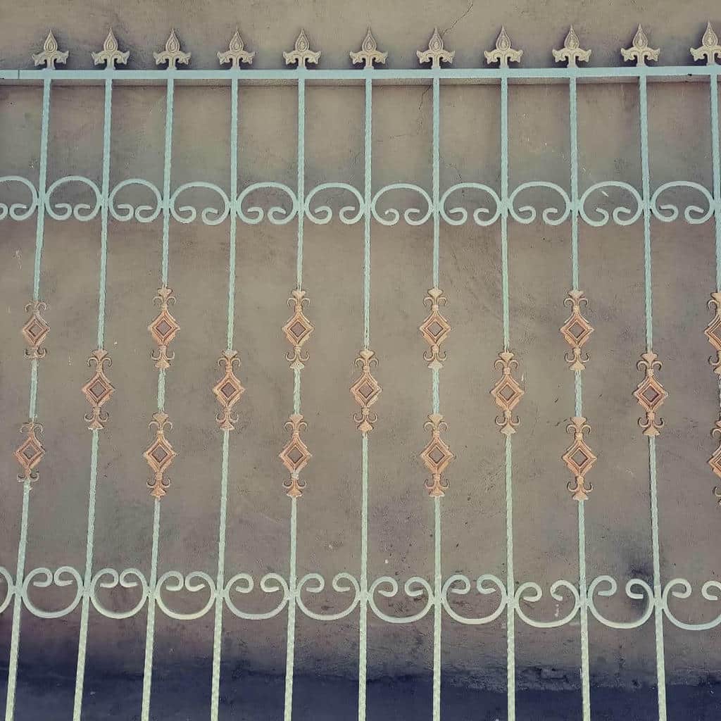 نصب حفاظ پنجره آهنی فرفورژه در اشتهارد