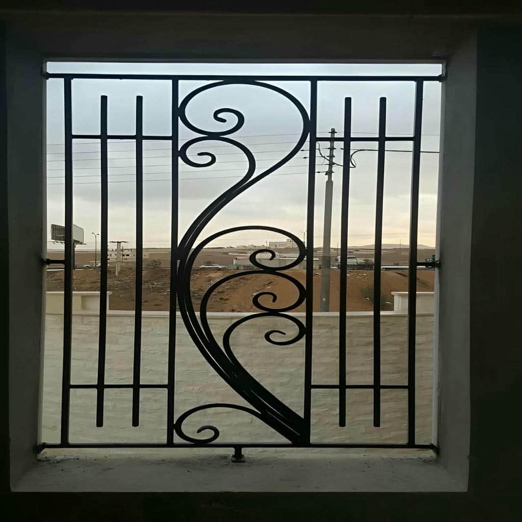 حفاظ پنجره نرده آهنی در همدان
