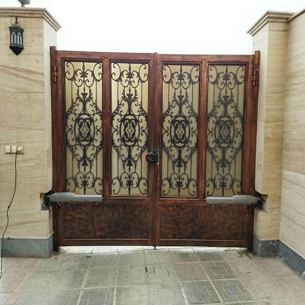 نصب جک درب پارکینگ برد دیجیتال در همدان