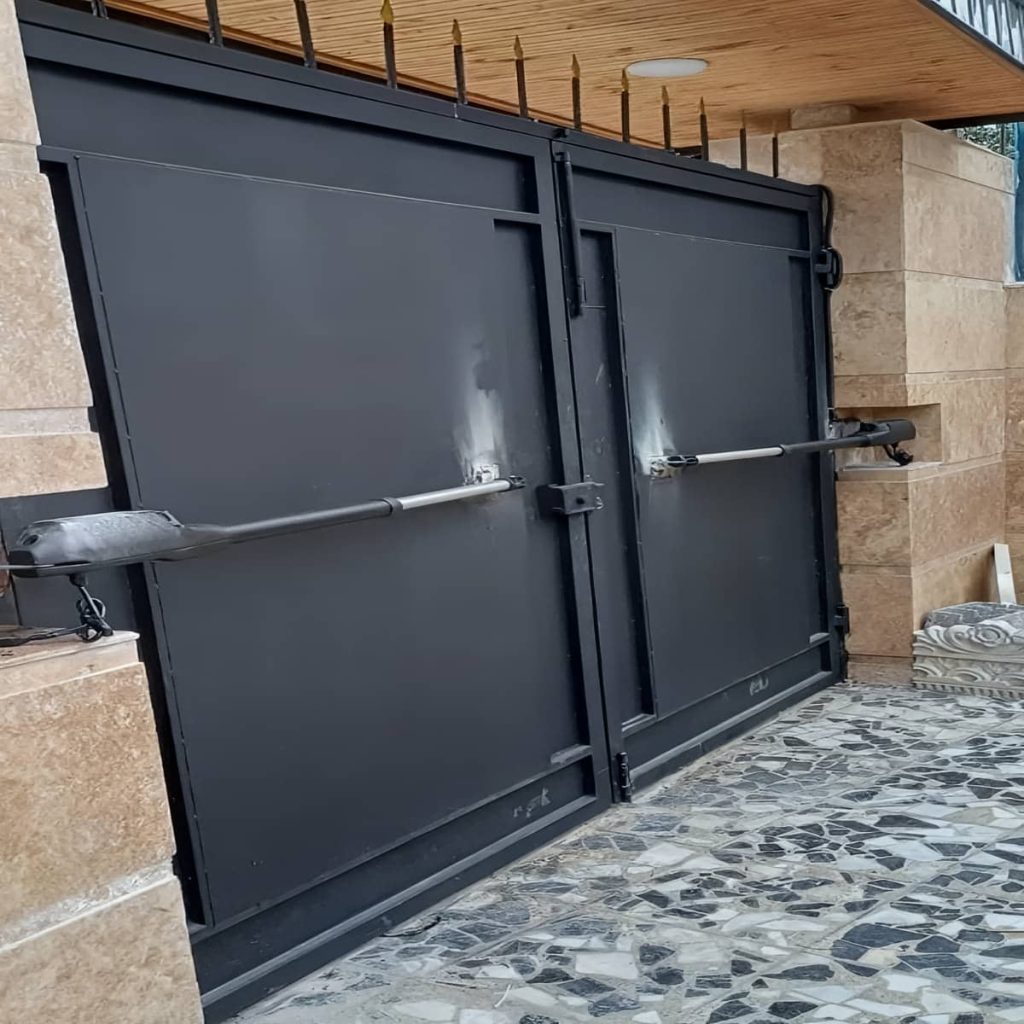 نصب جک درب پارکینگ مسکونی در بومهن