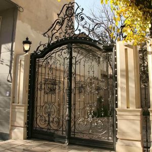 درب حیاط در بندر لنگه