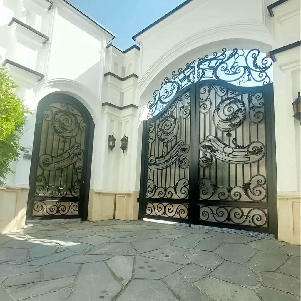 خرید درب ویلا در نظرآباد با طرح سفارشی
