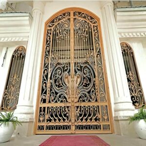 درب حیاط در یاسوج