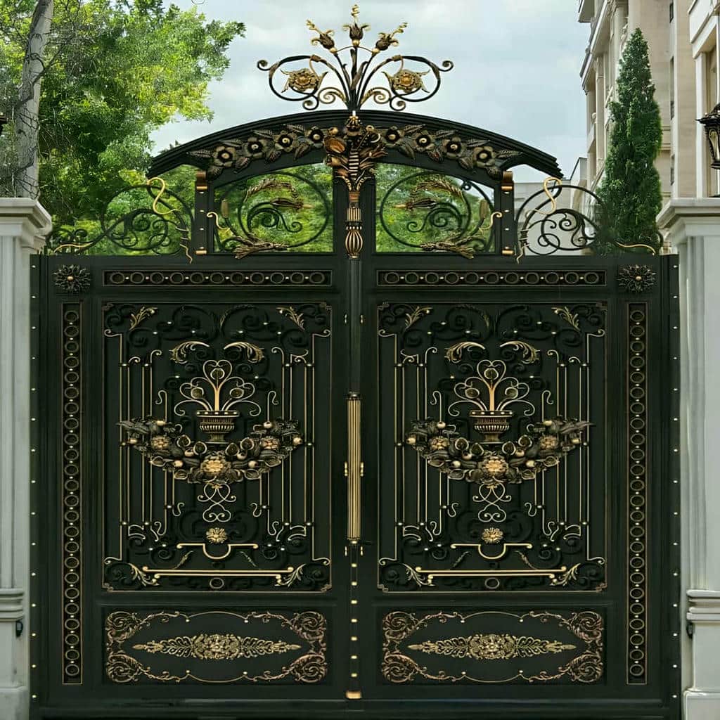 درب حیاط در ایرانشهر