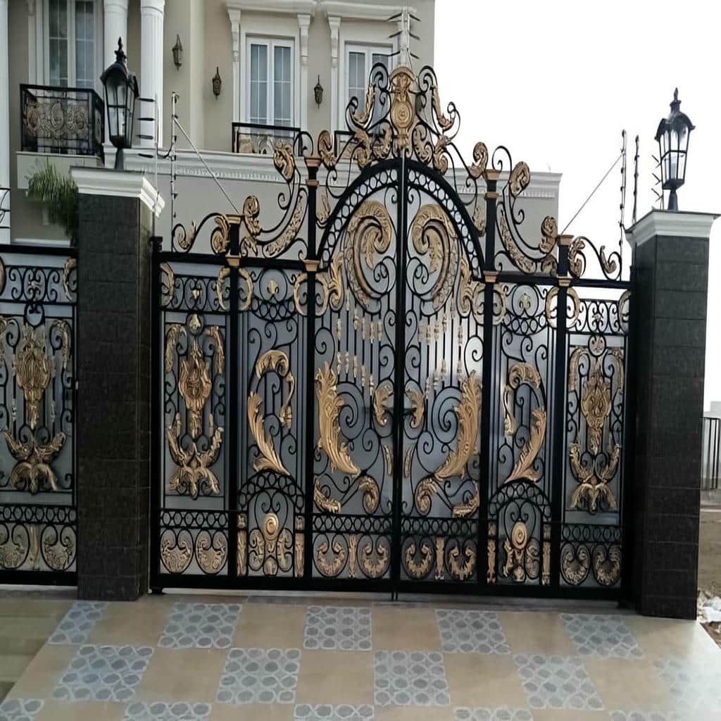 درب حیاط در زاهدان