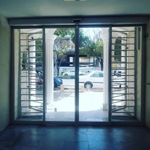 فریم مقاوم درب اتوماتیک شیشه ای