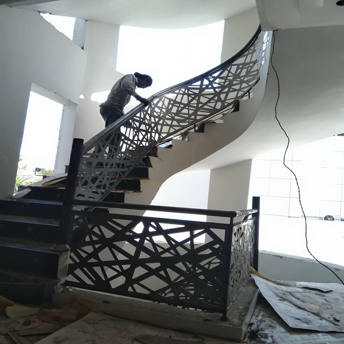نرده CNC رنگ کورهای مقاوم با طرح برش خورده دقیق نرده CNC رنگ کورهای مقاوم با طرح برش خورده دقیق