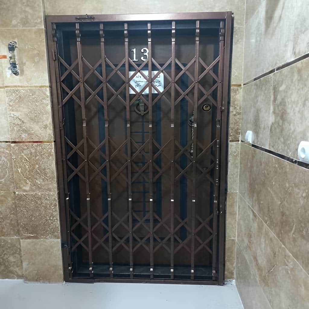 تولید درب آکاردئونی سه گل تسمه قفل توکار