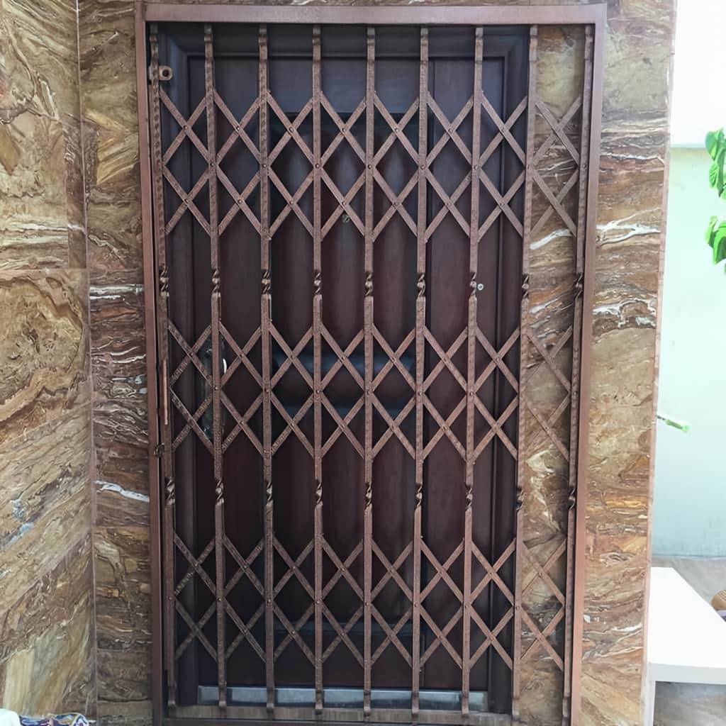 خدمات درب آکاردئونی سه گل تسمه رنگ کورهای