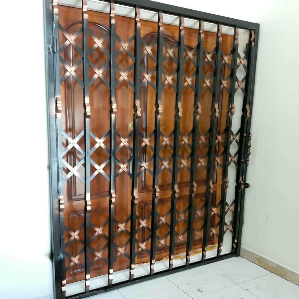 فروش درب آکاردئونی سفید طلایی تسمه پهن