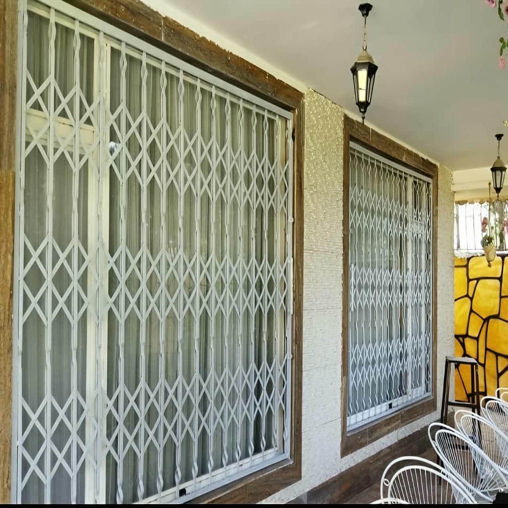 سفارش حفاظ پشت درب آپارتمان ریلی سه گل