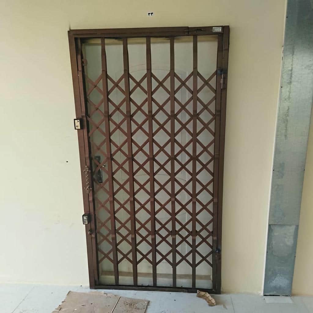 سفارش درب آکاردئونی اداری طرح ساده
