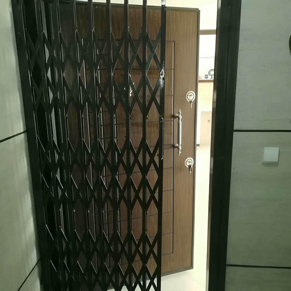اجرای درب آکاردئونی اداری چهار گل
