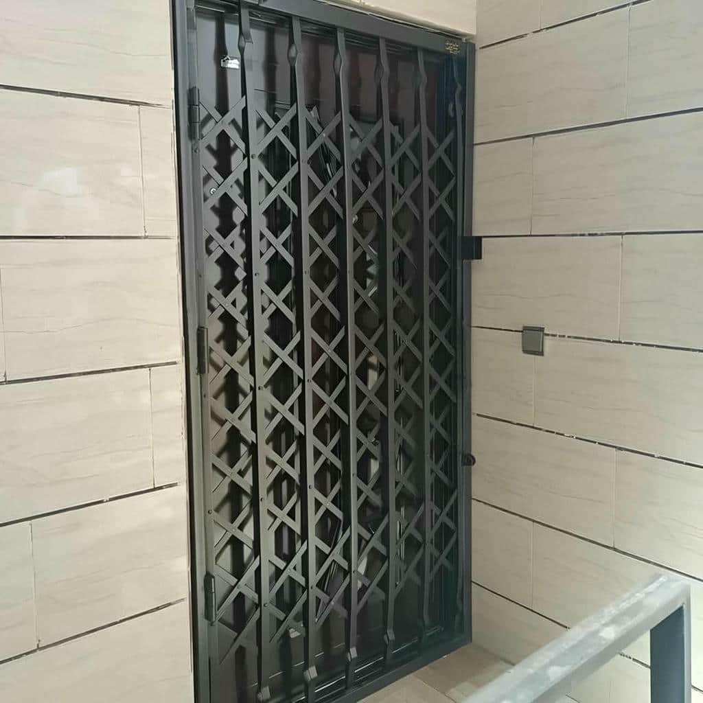 نصب حفاظ آکاردئونی دو جداره ورودی تسمه باریک