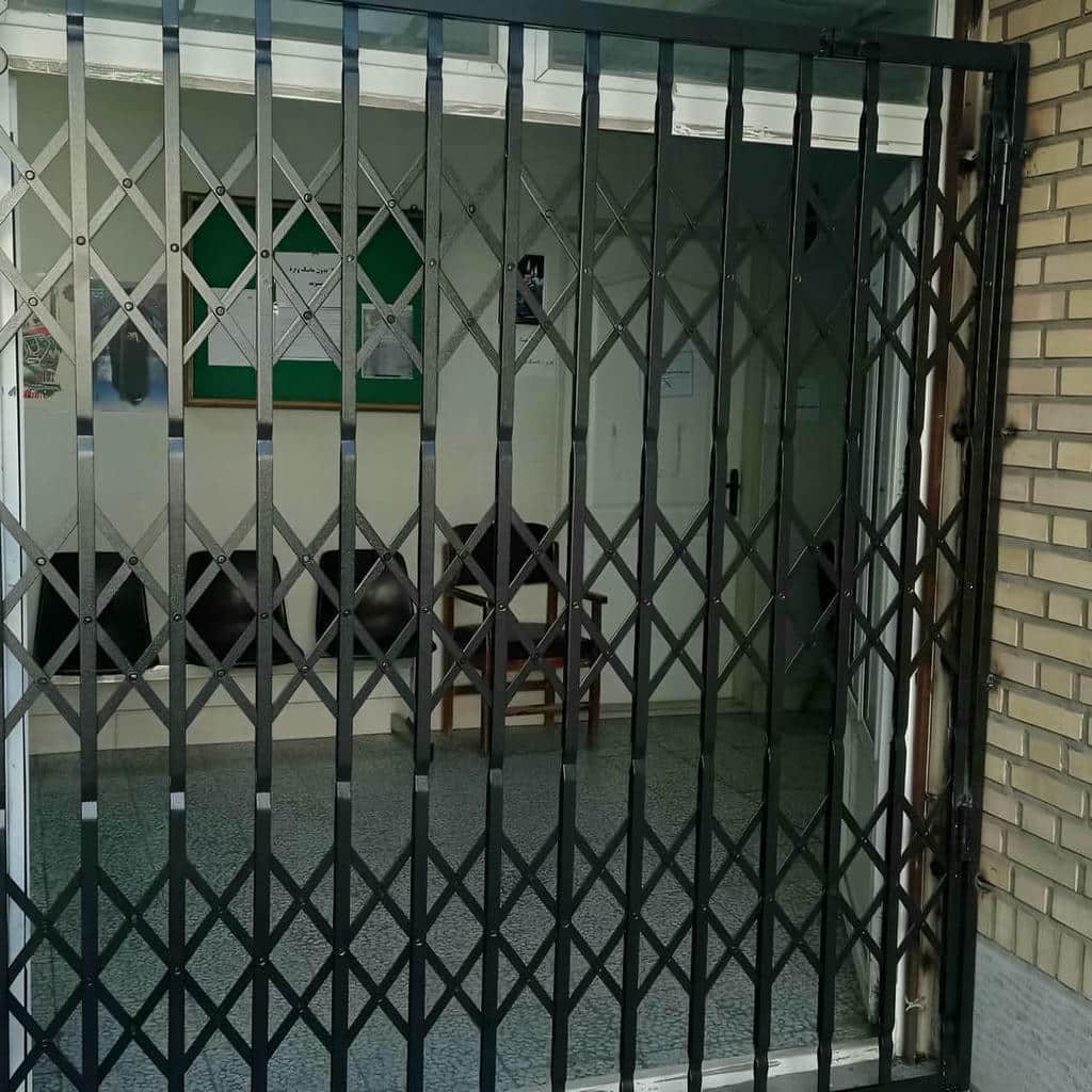 سفارش درب آکاردئونی طلایی سلطنتی سه گل