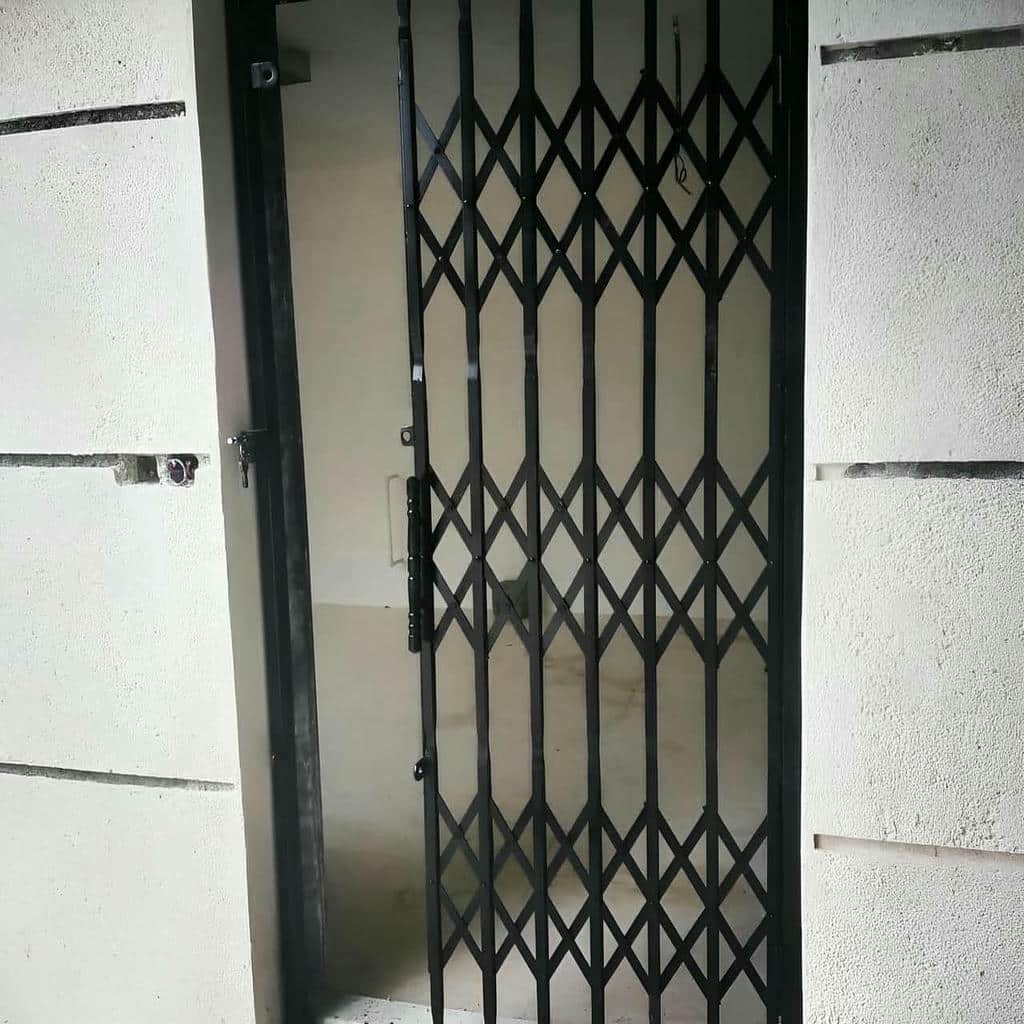 خرید حفاظ درب آپارتمان ضد دیلم لولایی