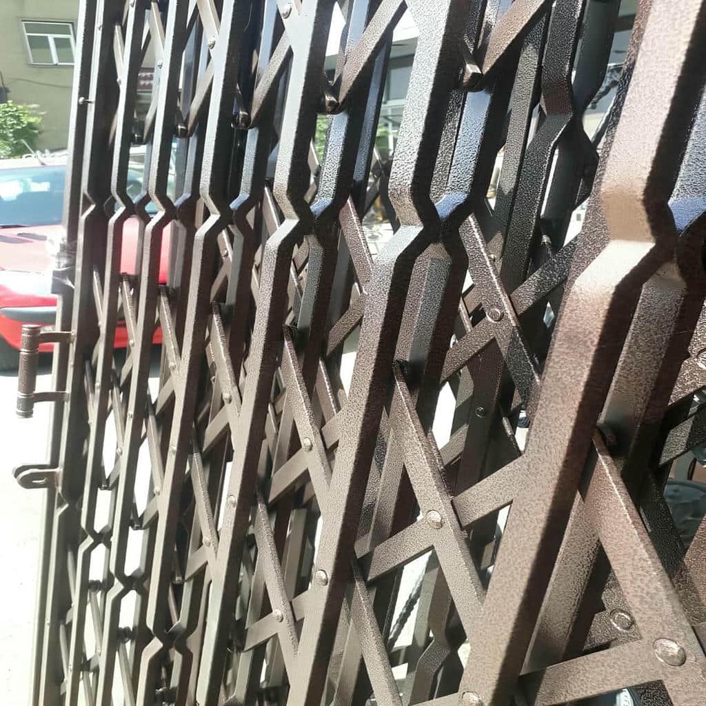 درب ریلی آکاردئونی کم جا با قفل مخفی