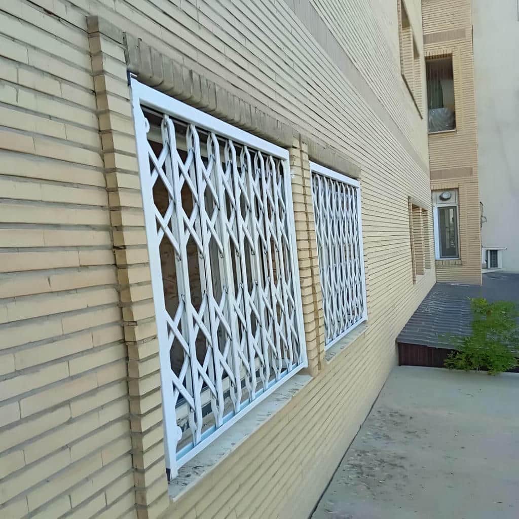 ساخت درب آکاردئونی اداری تسمه پهن