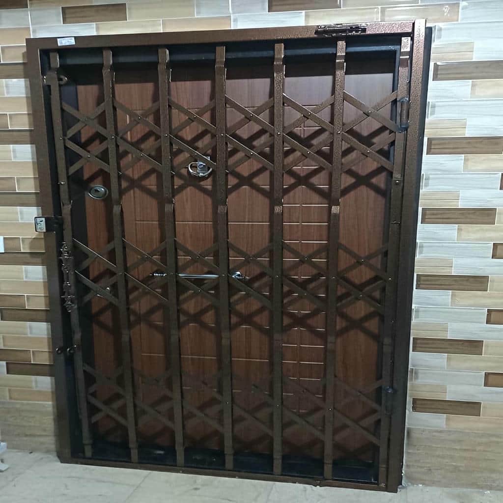 خرید درب آکاردئونی ضد سرقت آپارتمان مدل سه گل