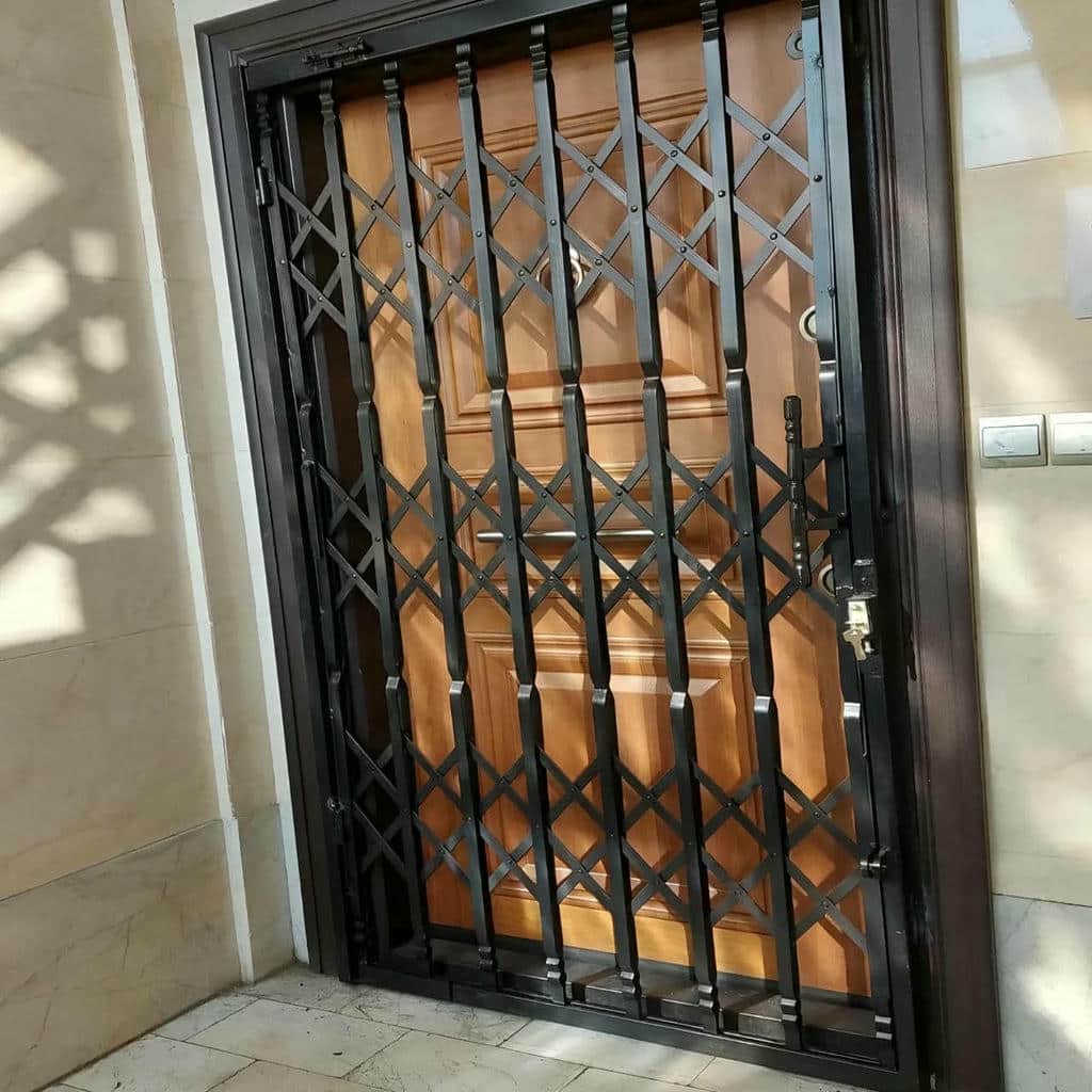 سفارش حفاظ آکاردئونی کم جا راهرو سه گل