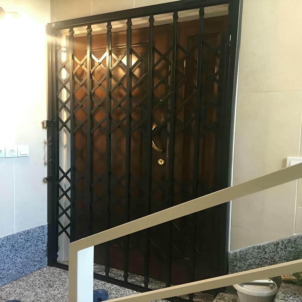 خدمات حفاظ آکاردئونی کم جا راهرو مدل دوبل
