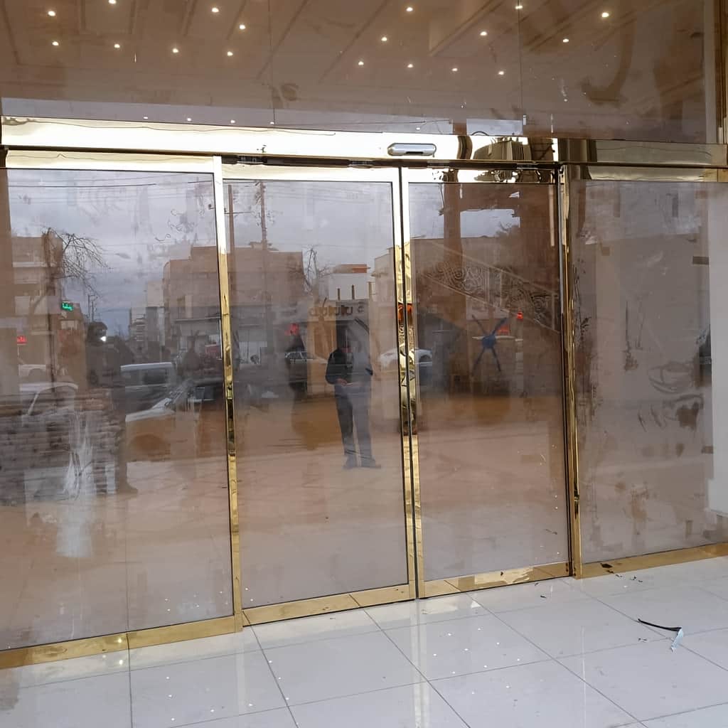اجرای درب اتوماتیک اداری با کنترل دسترسی