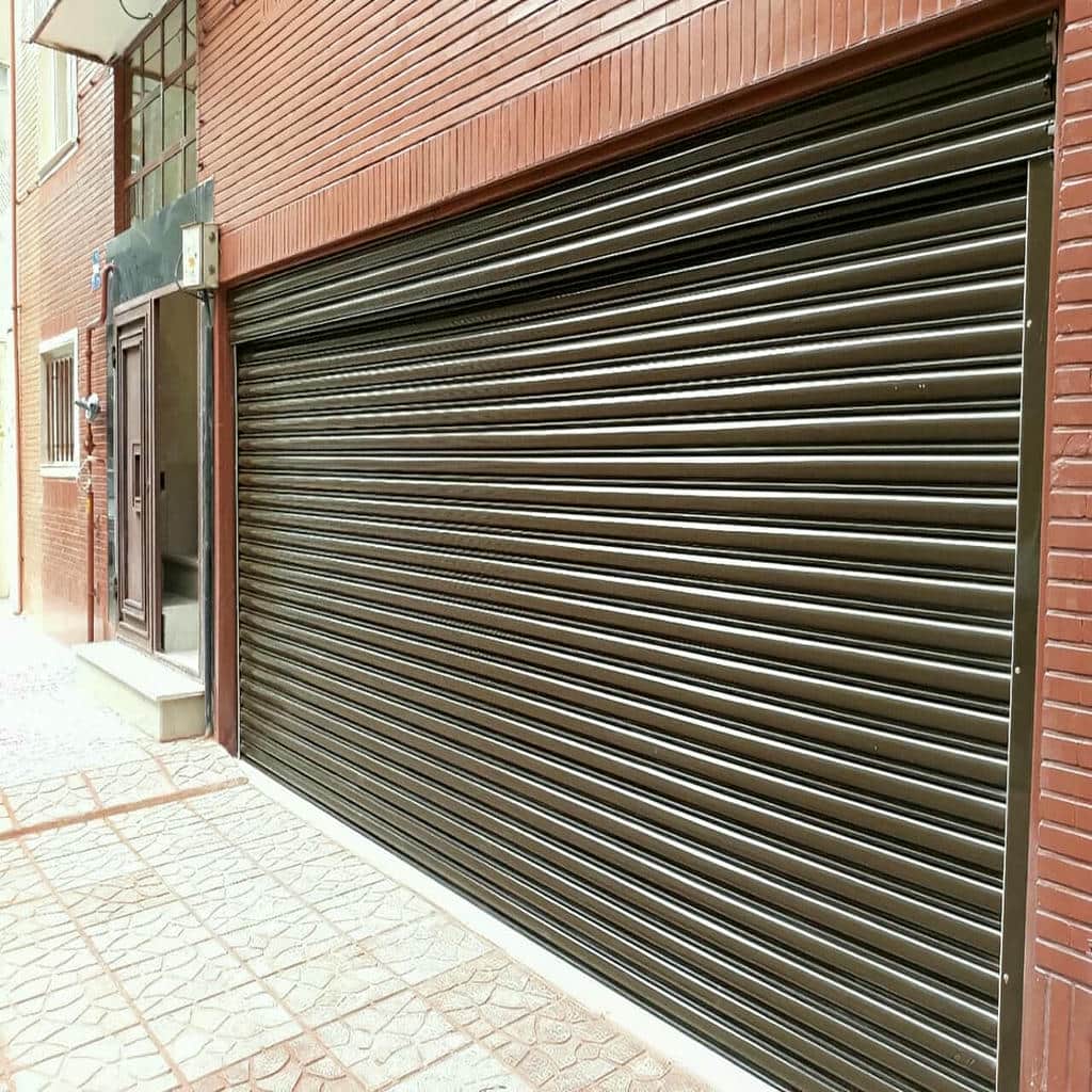 نصب درب کرکره ای پارکینگ اتوماتیک با ریل استاندارد