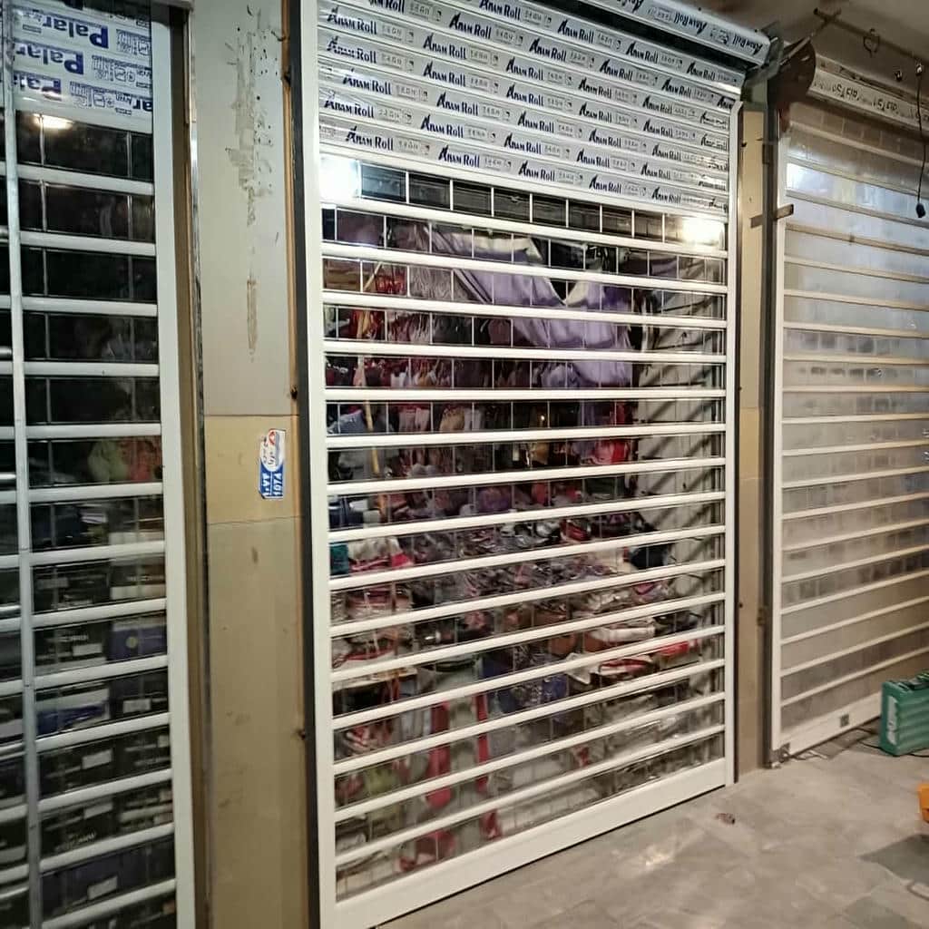اجرای درب کرکره ای مغازه صنعتی برای دهانه عریض