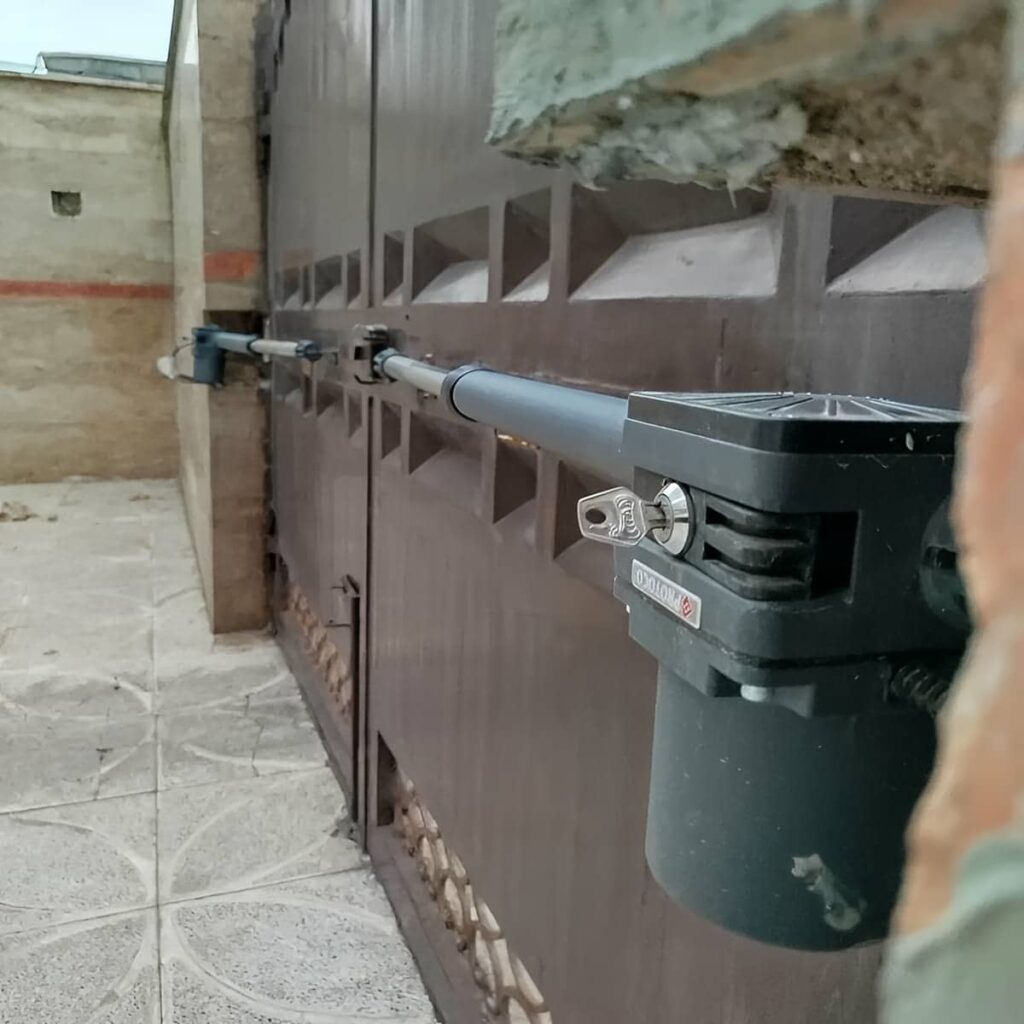 مدل جک درب پارکینگ لولایی با حرکت نرم