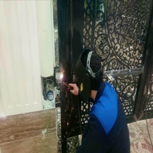 9 نمونه جک بازویی درب پارکینگ دو لنگه