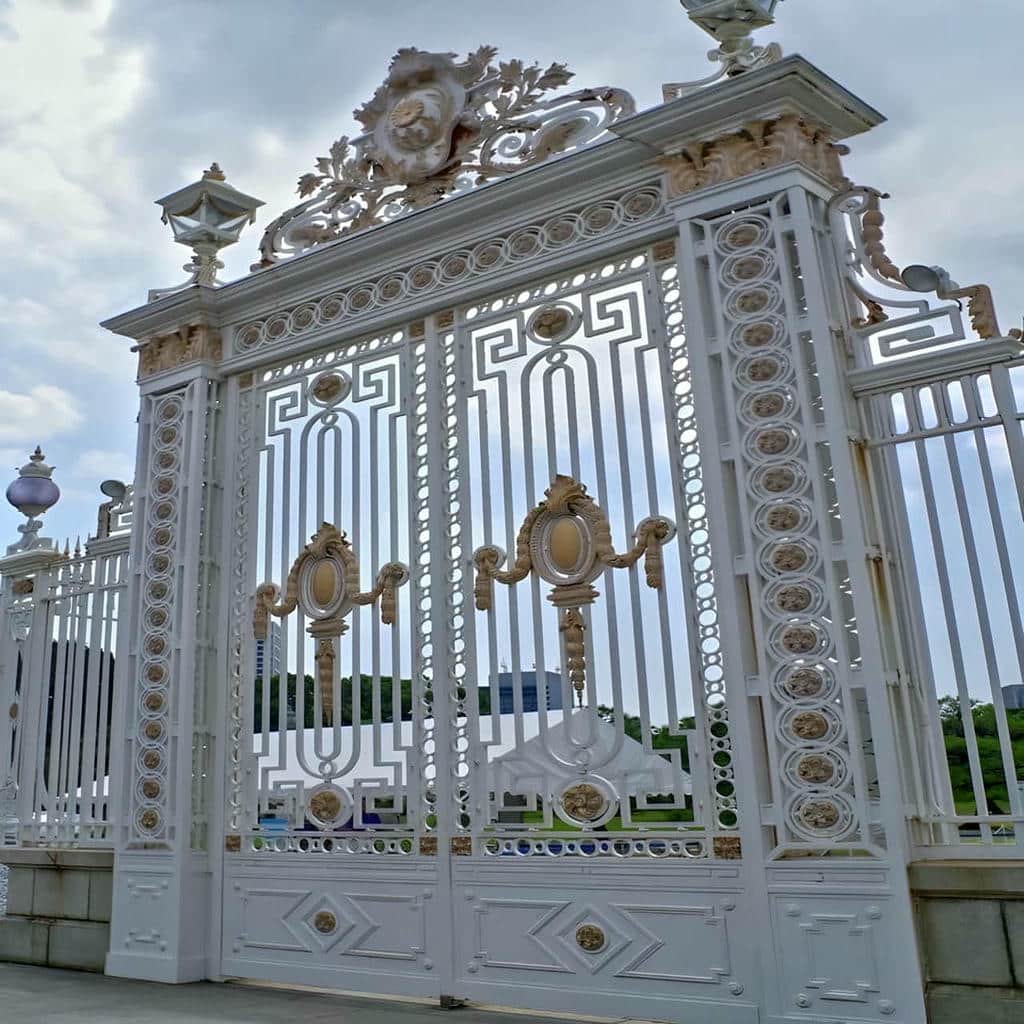 سفارش درب ویلا مدرن با پنل چوبنما