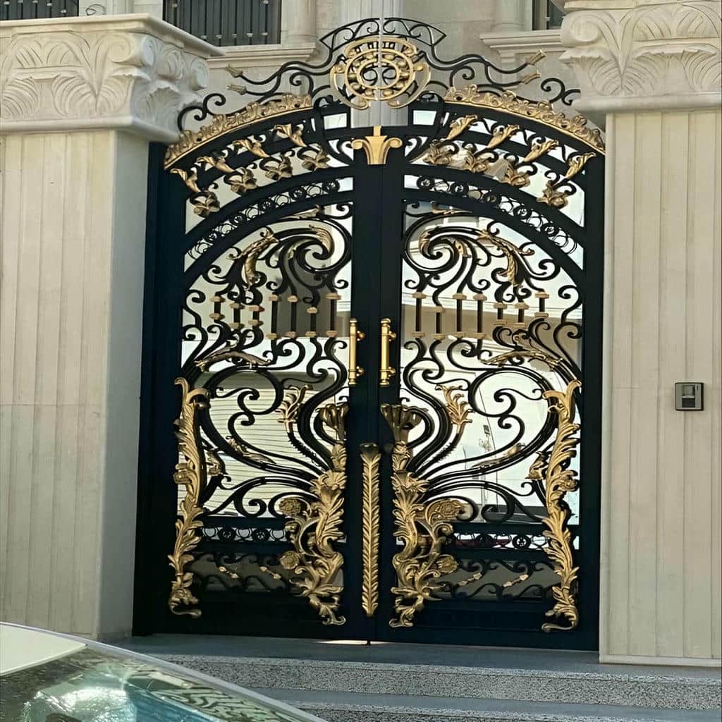 6 مدل درب حیاط ویلایی قوسی