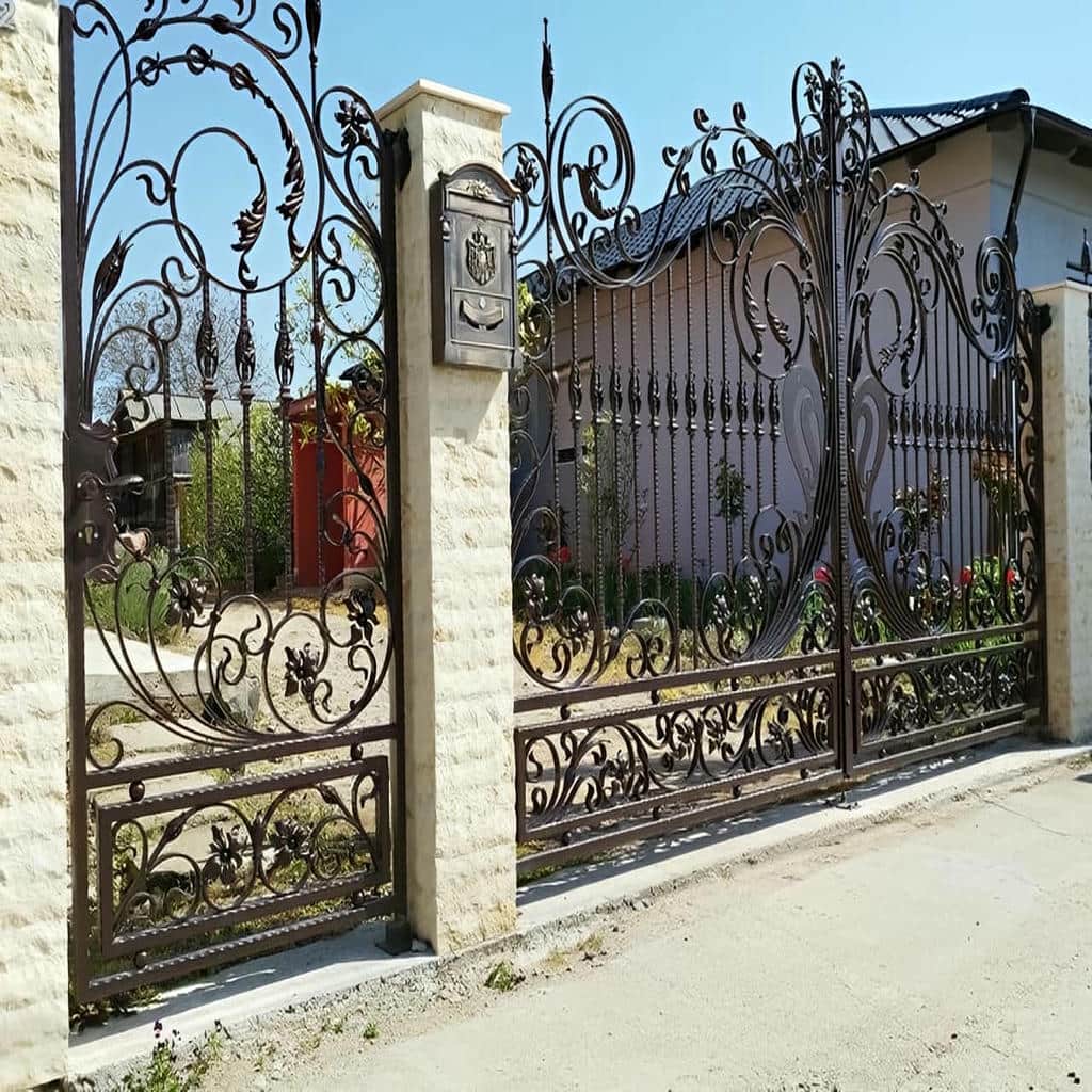 سفارش درب حیاط ورق پانچ دایره‌ای
