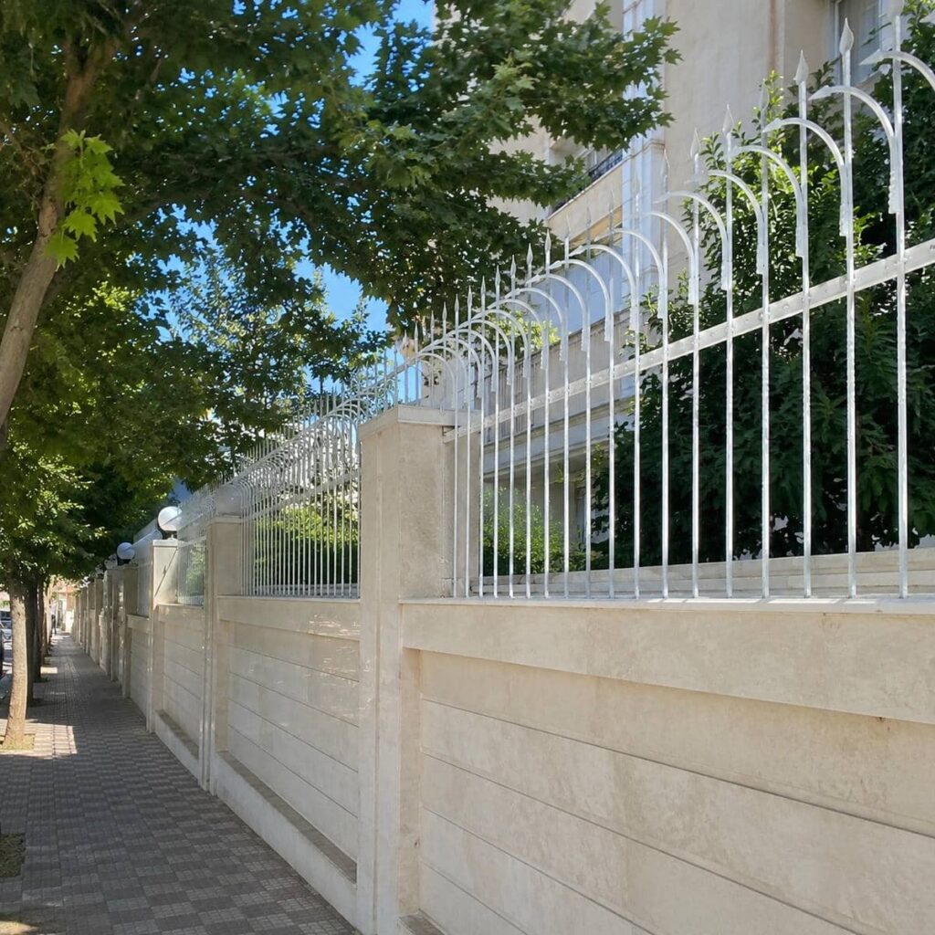 مشاوره انتخاب حفاظ دیوار مدرن خطی